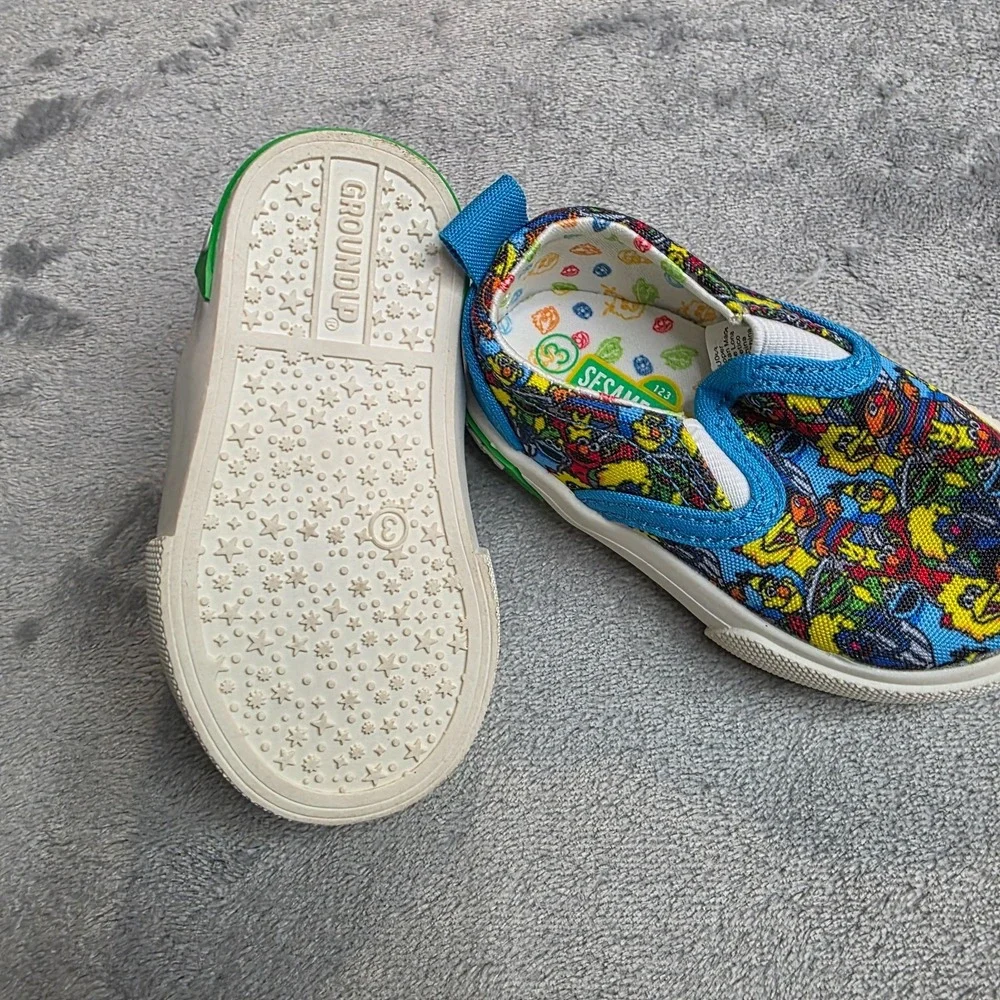 Toddler Sesame Street Print Slip On Shoes Size‎ 3 -Big Bird